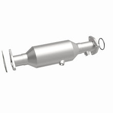 Load image into Gallery viewer, MagnaFlow Honda Odyssey Direct-Fit Catalytic Converter