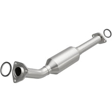 Load image into Gallery viewer, MagnaFlow Conv Direct Fit OEM 2003-2004 Toyota Tundra Underbody - 28.75in Length