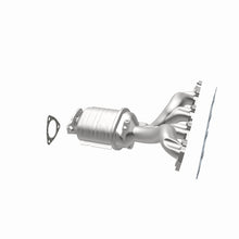 Load image into Gallery viewer, MagnaFlow 08-10 Pontiac G6 2.4L Underbody Direct Fit CARB Compliant Manifold Catalytic Converter