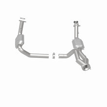 Load image into Gallery viewer, MagnaFlow Conv DF 02-06 Cadillac Truck. 8 5.3L Dual Conv. Y-Pipe Assy 2wd/Chevy Truck 99-07