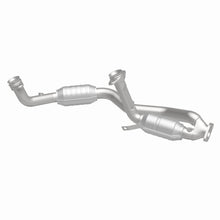 Load image into Gallery viewer, MagnaFlow Conv DF 96-99 Taurus 3.4L Front C