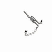 Load image into Gallery viewer, MagnaFlow Conv Direct Fit 96-97 Dodge B1500/B2500/B3500 V8 Underbody