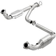 Load image into Gallery viewer, MagnaFlow Conv DF 07-09 Chevrolet/GMC Silverado/Sierra 2500 HD 6.0L Y-Pipe Assembly excludes Classic