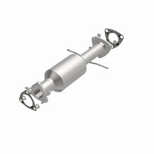 Load image into Gallery viewer, MagnaFlow California Grade Catalytic Converter Direct Fit 96-97 GMC Sonoma / Chevrolet S10