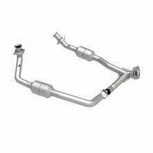 Load image into Gallery viewer, MagnaFlow Conv DF 00-03 Ford E150 5.4L