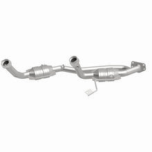 Load image into Gallery viewer, MagnaFlow Conv DF 04 Ford Freestar 3.9L