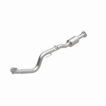 Load image into Gallery viewer, MagnaFlow 2009 Chevrolet Express 4500 V8 6.0L Right Underbody Catalytic Converter