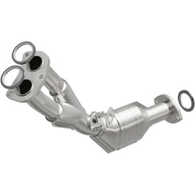 Load image into Gallery viewer, MagnaFlow Conv DF 01-04 Toyota Tacoma 2.7L fr