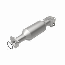 Load image into Gallery viewer, MagnaFlow Honda Odyssey Direct-Fit Catalytic Converter