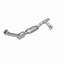 Load image into Gallery viewer, MagnaFlow Conv DF 99-00 Ford Trucks 5.4L