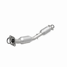 Load image into Gallery viewer, Magnaflow Conv DF 07-10 Nissan Versa 1.8L